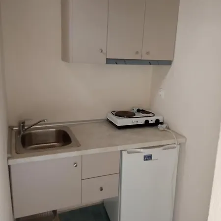 Aggelos Family Aparthotel 2*