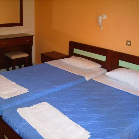 Lägenhetshotell Aggelos Family 3*