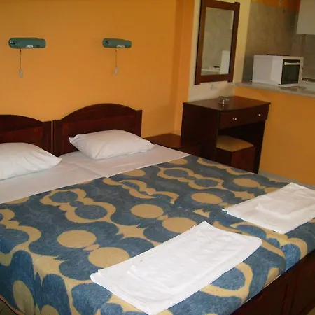 Lägenhetshotell Aggelos Family 3*